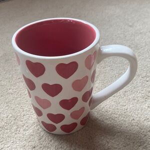 Heart Patterned White and Red Mug Tag
